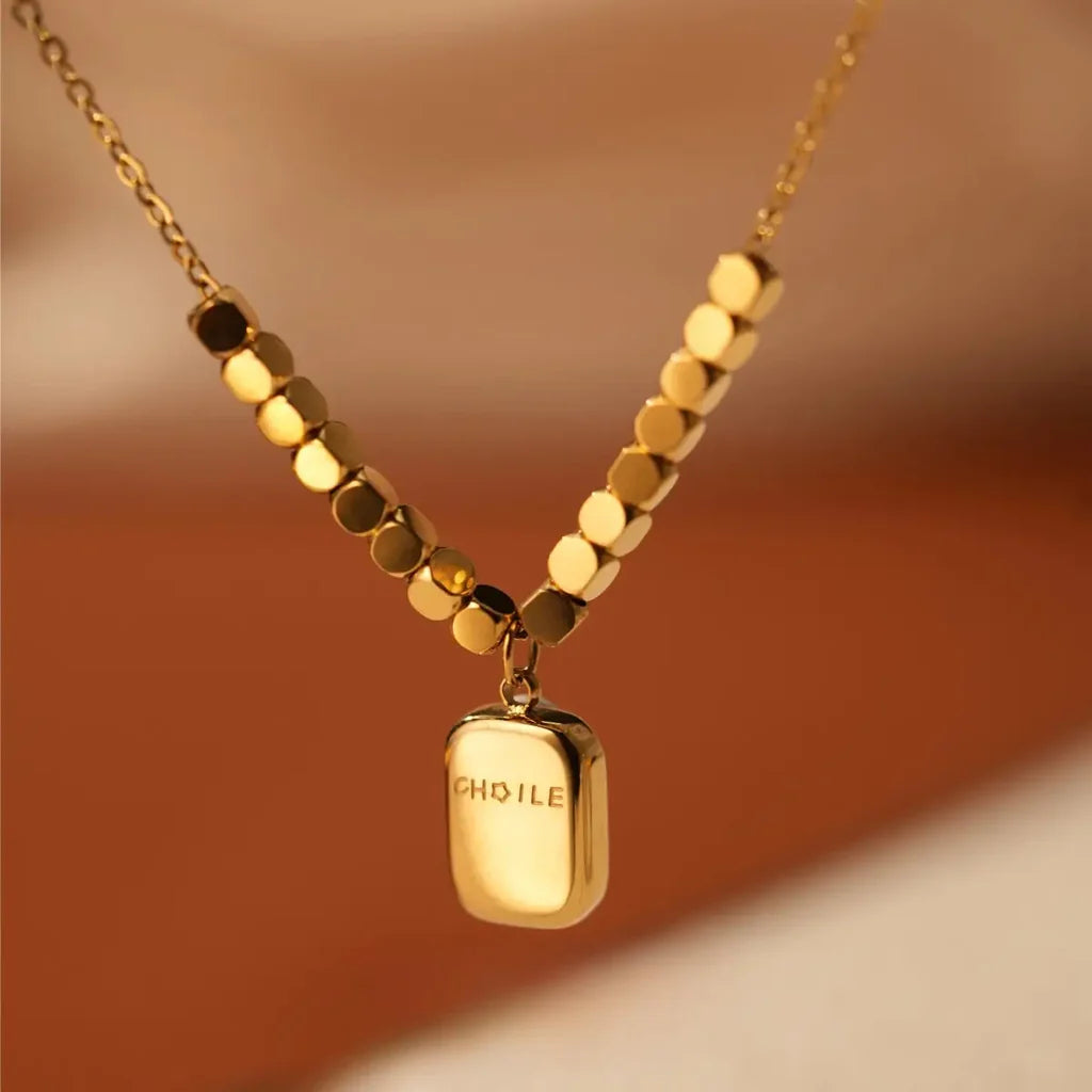 Sheen necklace