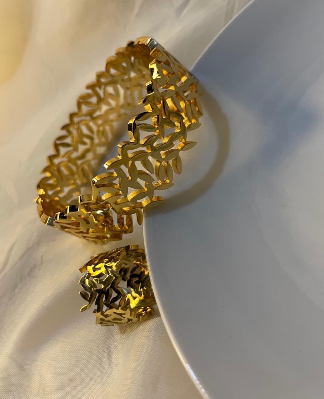 18k Gold plated elegant bangles of stainless steel