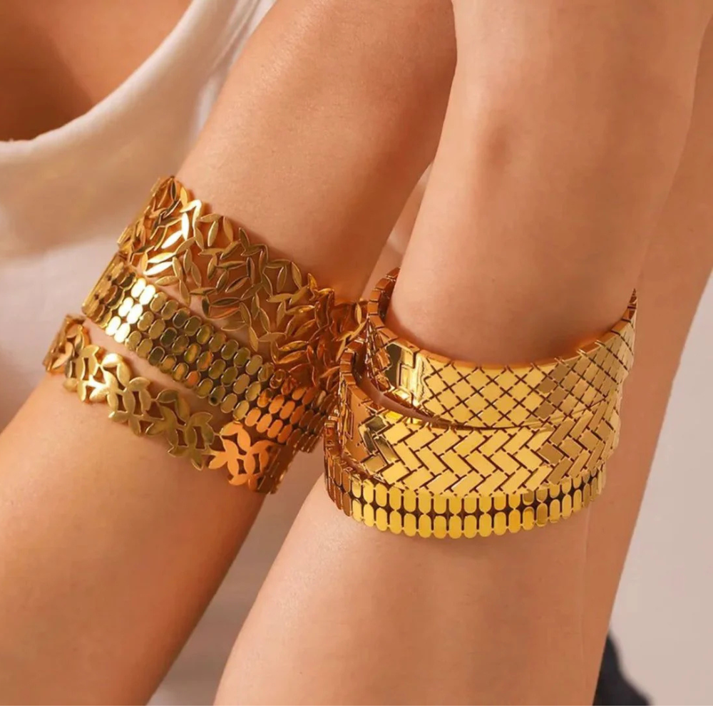 18k Gold plated elegant bangles of stainless steel